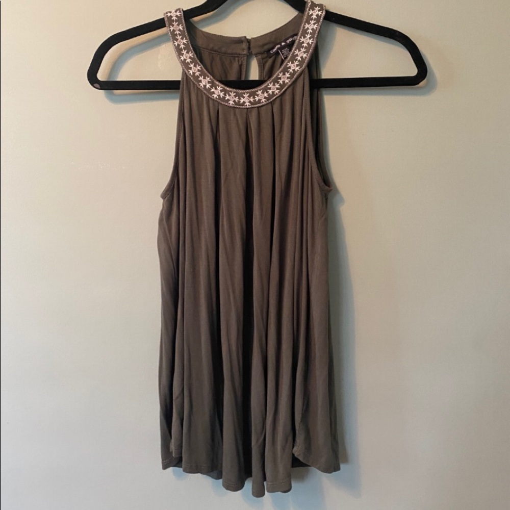 Embroidered Neck Tank - Picture 3 of 3